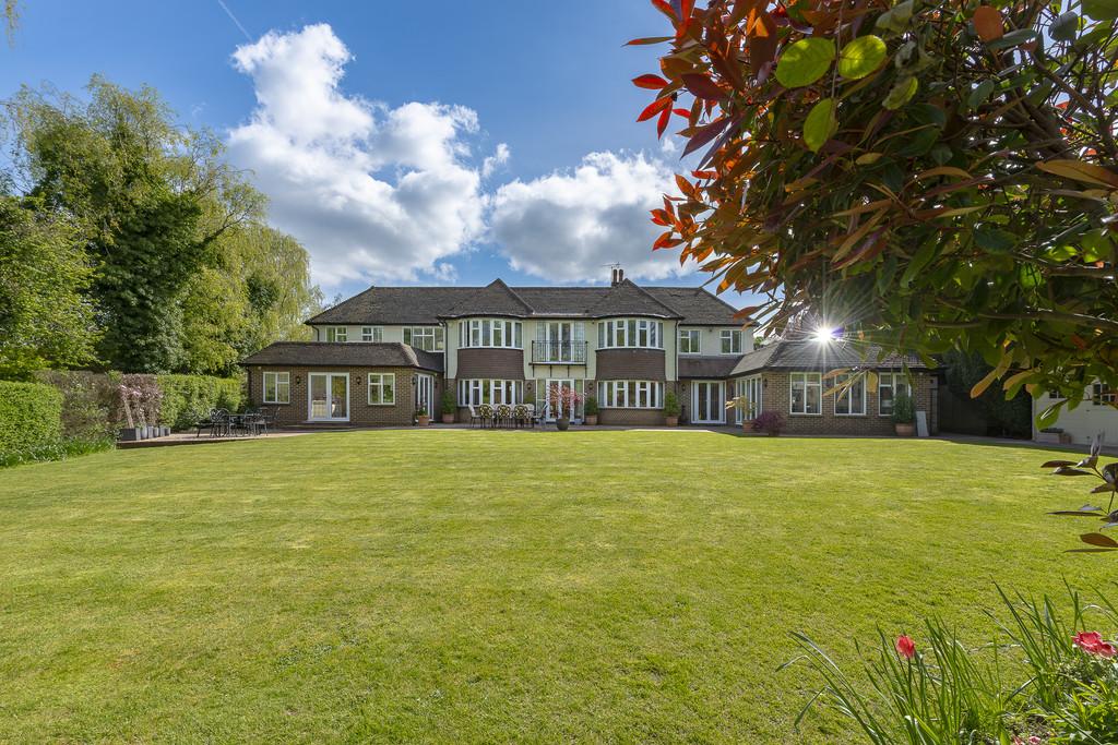 16 Woodcote Park Avenue High Res 0004  IMM7789-Enh