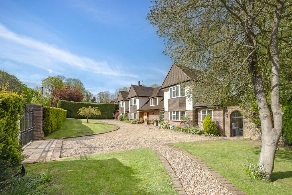 16 Woodcote Park Avenue High Res 0002  IMM7763-Enh