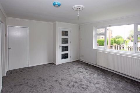 3 bedroom terraced house to rent, Meadow Close, Madeley