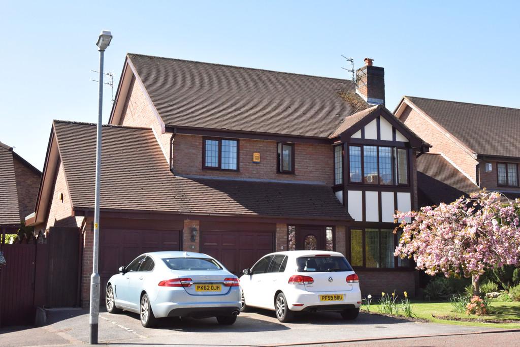 Drake Close, Aughton 4 bed detached house £385,000