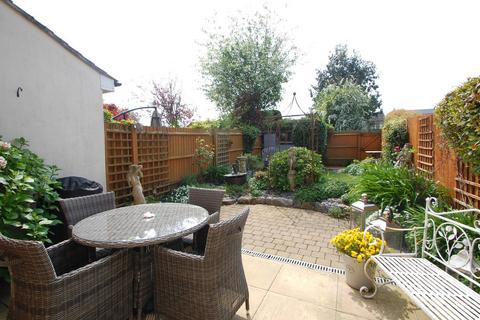 3 bedroom terraced house for sale, Caxton Close, Tiptree
