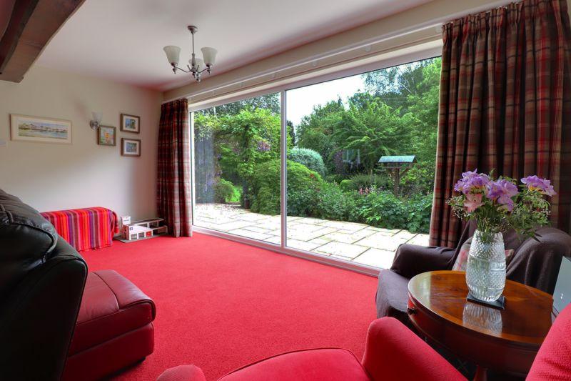 Living Room/Sitting