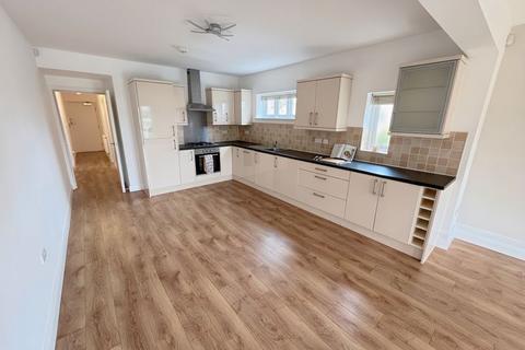 2 bedroom apartment to rent, Ash Brow, Wigan WN8