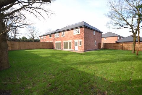 4 bedroom detached house for sale, New Street, Ormskirk, L40