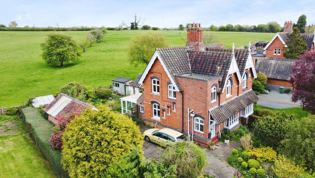 Easenhall, Rugby, CV23 3 bed semidetached house for sale £300,000
