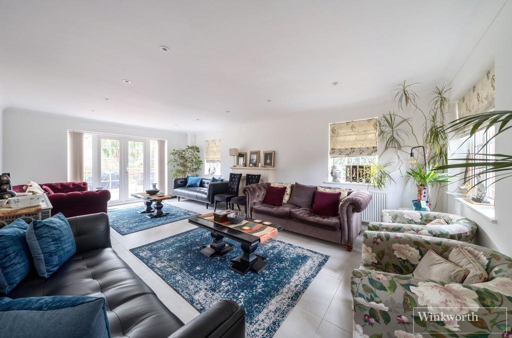 Lime Avenue, Camberley, GU15 6 bed detached house for sale £1,200,000