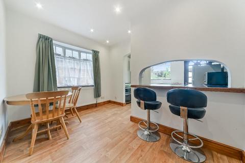 2 bedroom maisonette to rent, Kingston Road, Wimbledon Chase, SW20 8JR