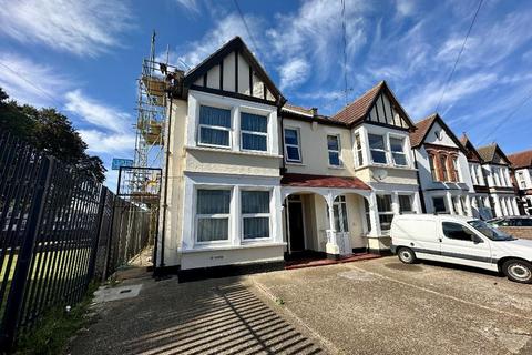 2 bedroom flat to rent, Christchurch Road, Southend on Sea, Essex, SS2 4JS