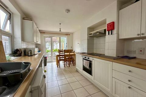 3 bedroom end of terrace house for sale, Guildford Road, Southend on Sea, Essex, SS2 5AR