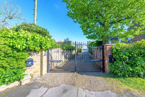 3 bedroom detached bungalow for sale, Goodens Lane, Newton-in-the-isle, Wisbech, Cambs, PE13 5HQ