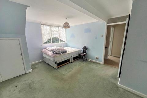 11 Swallowdale, South Croydon, CR2 8SG