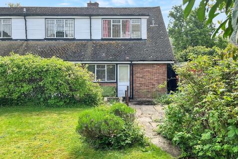 9 Swallowdale, South Croydon, CR2 8SG