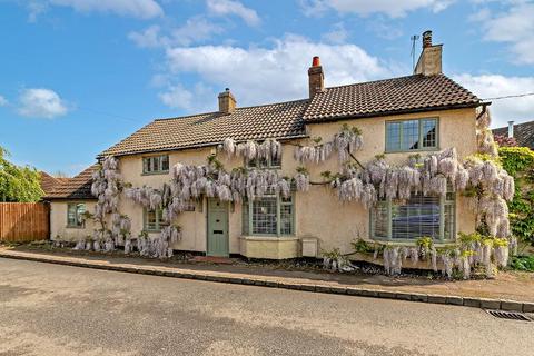 5 bedroom detached house for sale, Flitwick Road, Westoning, Bedfordshire, MK45 5JA