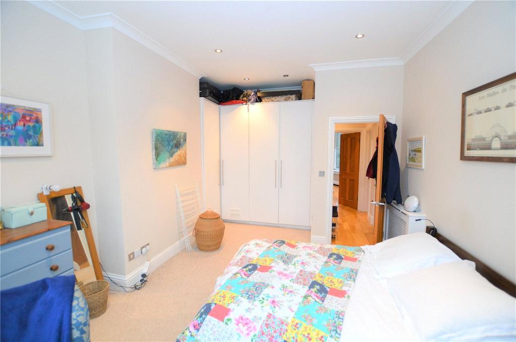 Apartment in London - View 6