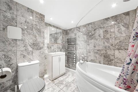 2 Camille Close, London, SE25 4EW