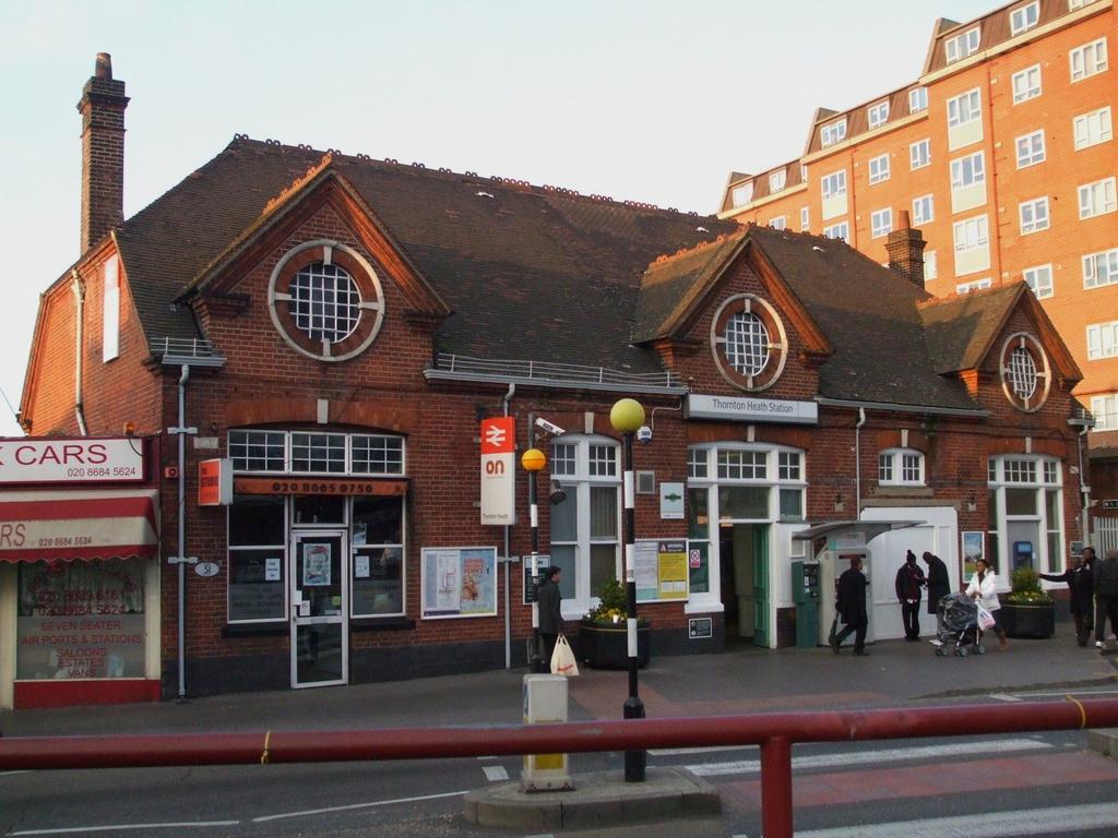 Brigstock Road, Thornton Heath... 2 bed apartment for sale £325,000