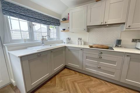 2 bedroom detached house for sale, Sheffield Road, South Anston, Sheffield, S25 5DW