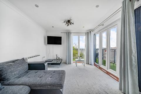 2 bedroom apartment for sale, Clifton Marine Parade, Gravesend, Kent