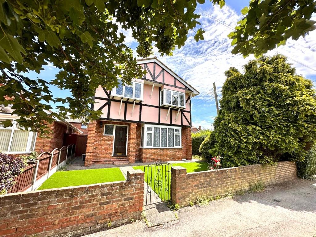 Furtherwick Road, Canvey Island 3 bed detached house for sale £435,000