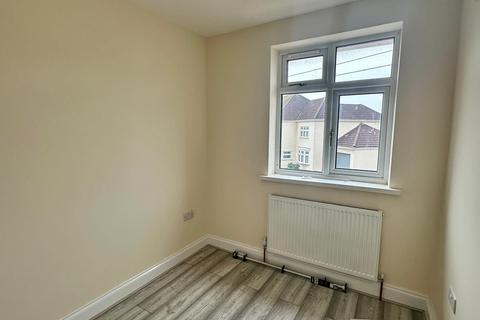 1 bedroom in a house share to rent, Room 7, Hounslow TW4