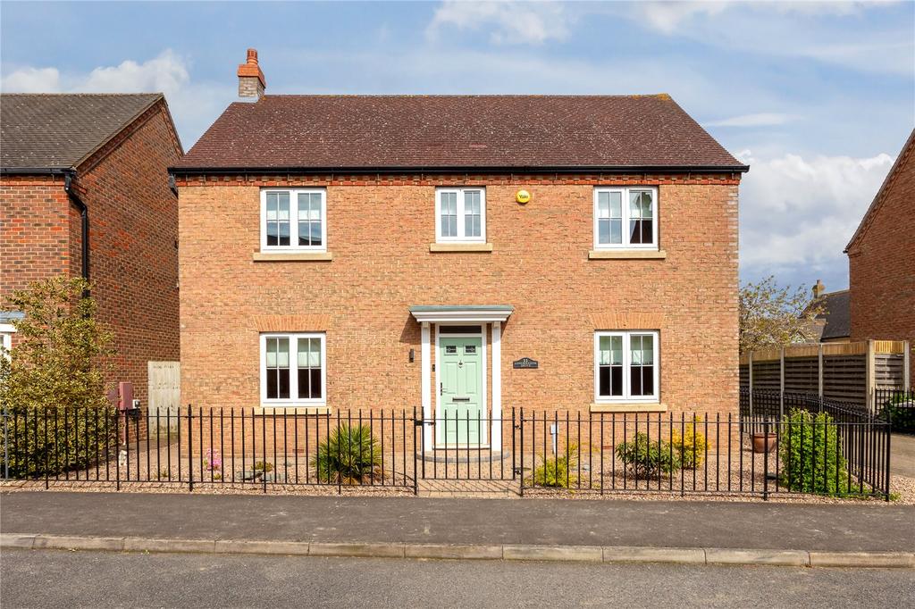 Longmeadow Drive, Wilstead... 4 bed detached house for sale £550,000