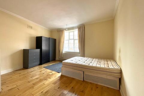 3 bedroom flat to rent, Astoria Mansions, Streatham High Road, London