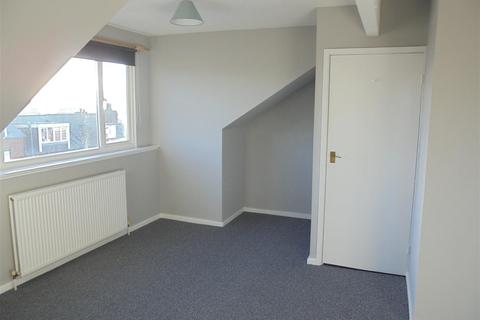 2 bedroom end of terrace house for sale, Conway Avenue, Harehills, Leeds