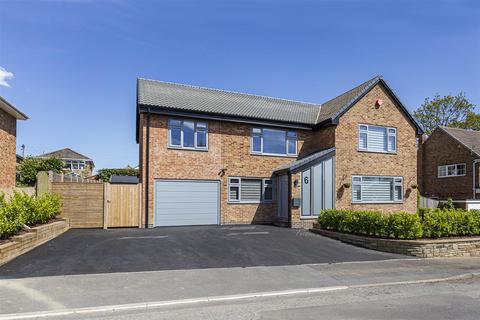 4 bedroom house for sale, Westfield Court, Mirfield