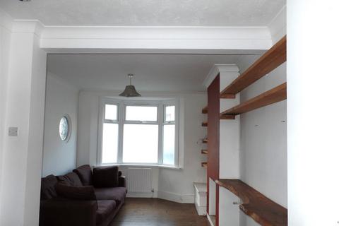 3 bedroom house to rent, Carlyle Street, Brighton