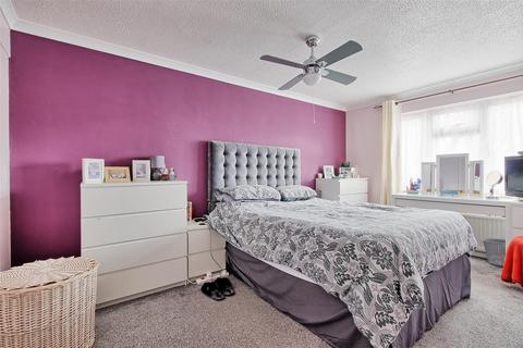 98 Hazelwood Close, Cambridge, CB4 3SP