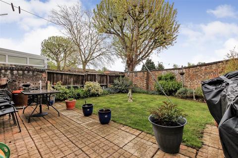 98 Hazelwood Close, Cambridge, CB4 3SP