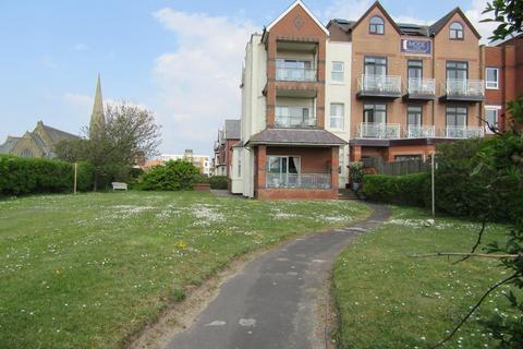 1 bedroom flat to rent, South Promenade, Lytham St. Annes FY8