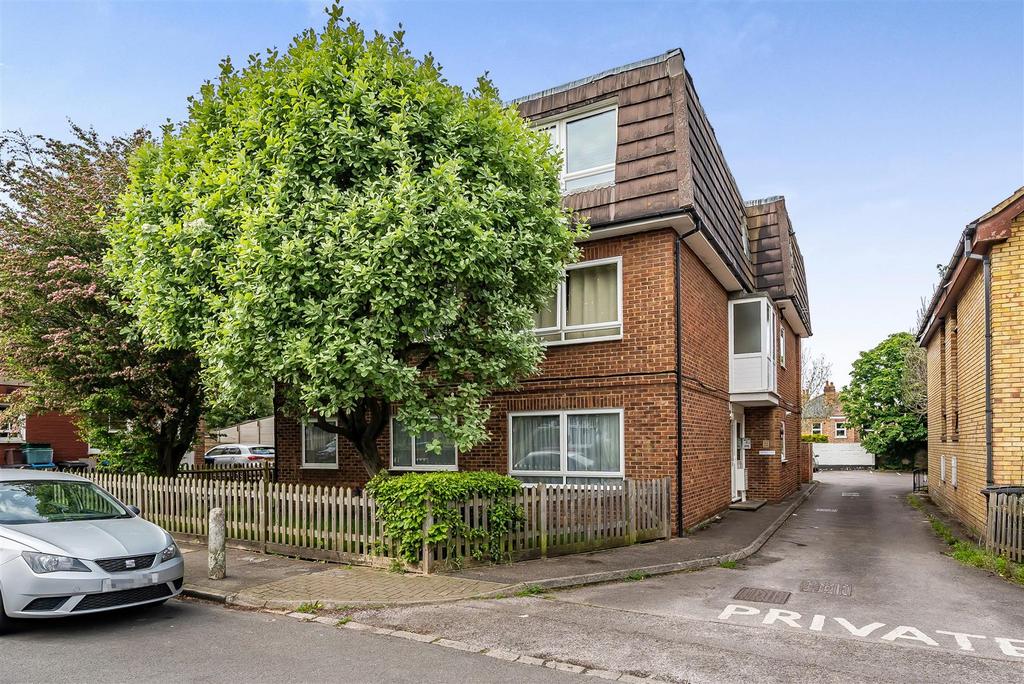 Bond Road, Surbiton 1 bed apartment for sale £265,000