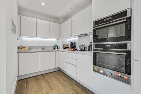 2 bedroom flat for sale, Wagtail court Pipit Drive, London