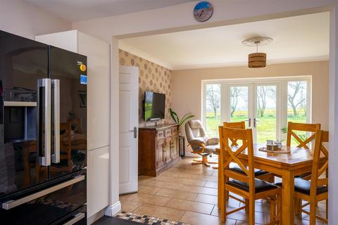 Little England Hills Farm Hull Road, Rimswell, Withernsea, HU19 2DD