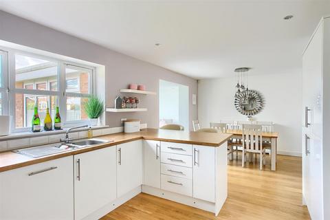 8 Auction Close, Burstwick, Hull, HU12 9DB