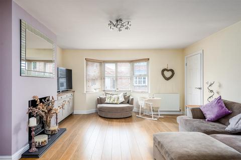 8 Auction Close, Burstwick, Hull, HU12 9DB