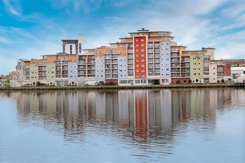 2 bedroom flat for sale, Lifeboat Quay, Poole