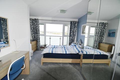 2 bedroom flat for sale, Lifeboat Quay, Poole