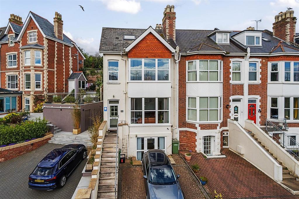 Youngs Park Road, Paignton 2 bed apartment for sale £285,000