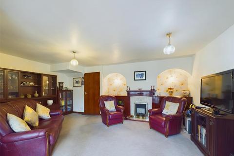 3 bedroom end of terrace house for sale, Victoria Park Road, Buxton