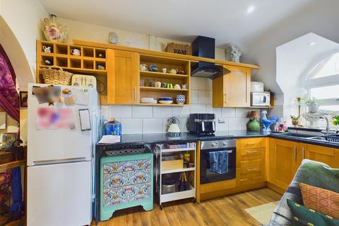 3 bedroom flat for sale, Compton Road, Buxton