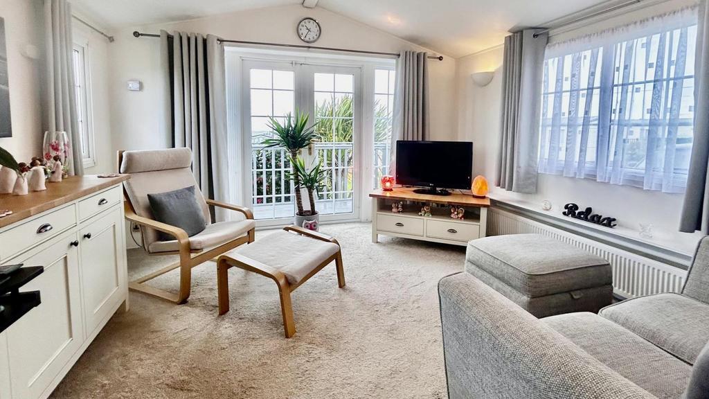 Living Room 3.jpg