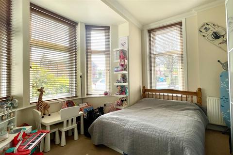 2 bedroom flat for sale, St. Johns Road, Bournemouth