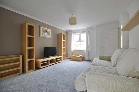 3 bedroom terraced house to rent, St Austell Way, Churchward, Swindon