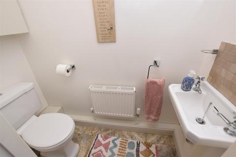 58 Defender Drive, Grimsby, DN37 9PQ