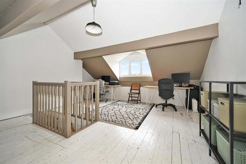 51 Apperley Road, Bradford, BD10 9SH