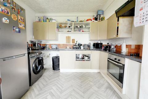 2 bedroom flat for sale, Aeneas Court, Mansfield Road, Nottingham