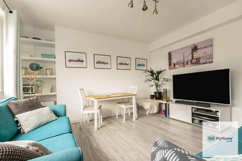 3 bedroom apartment for sale, Penrose Street, London, SE17