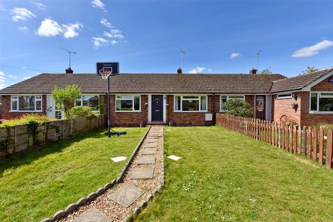 2 bedroom bungalow to rent, The Orchard, Marlow, Buckinghamshire, SL7
